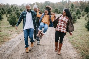Home Familie samen aan de wandel - gezonde activiteit als onderdeel van je gezondheidscoach routine